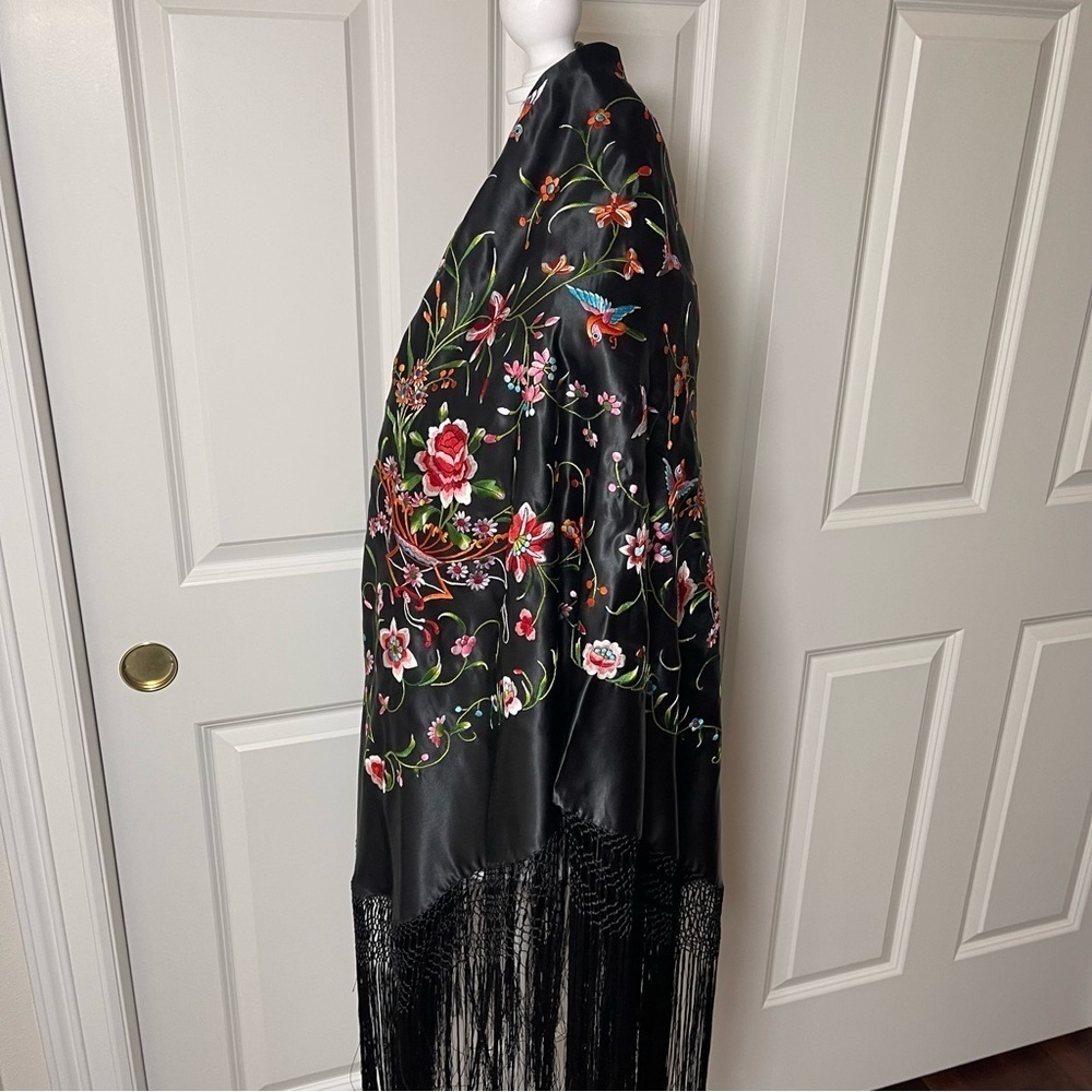 Vintage Silk Manila Piano Shawl Colorful Floral Hand Embroidered Wrap Scarf - Picture 7 of 16